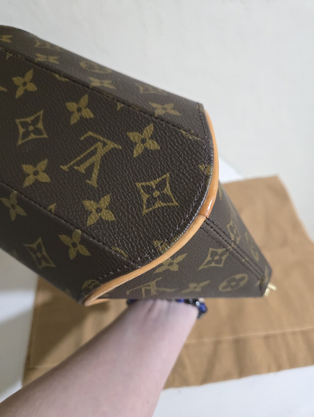 Louis Vuitton Ellipse PM Monogram Top-Handle Bag - Picture 4 of 11